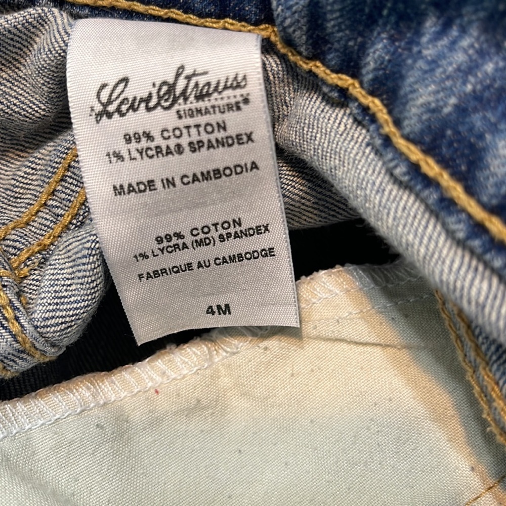 Signature Levi Strauss Jeans 🥰🥰 - Picture 5 of 5